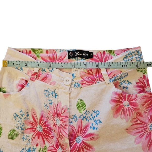 Yun Mei Cotten Blend Capri Pants, Small, White/Pink Floral Print - Picture 2 of 8